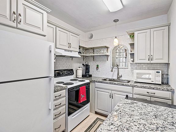 3rd image of 2400 Lake Osborne Drive #204