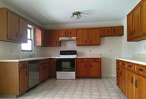 2nd image of 4729 Cross Country Dr