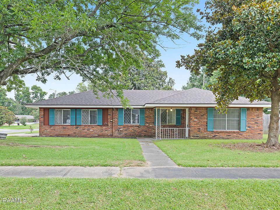 1st image of 119 Gordon Crockett Dr