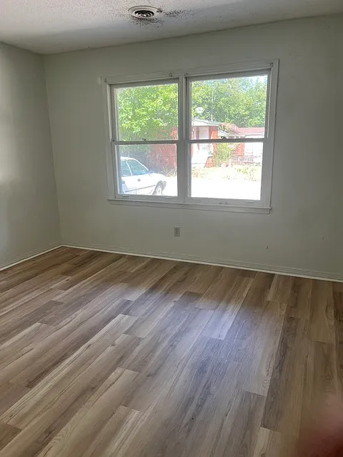 2 bed, $1,000 — Photo 3