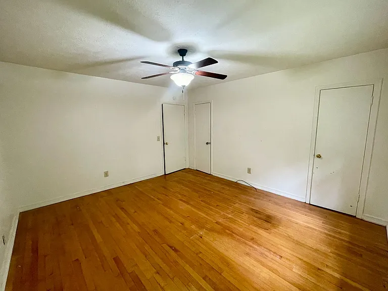 410 E Gov St — Photo 4