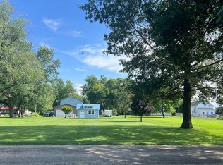 230-005 W Wayne St, Le Roy, IL 61752