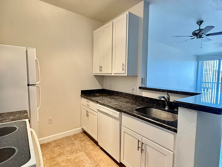 1701 E Colter St #310 — Photo 2
