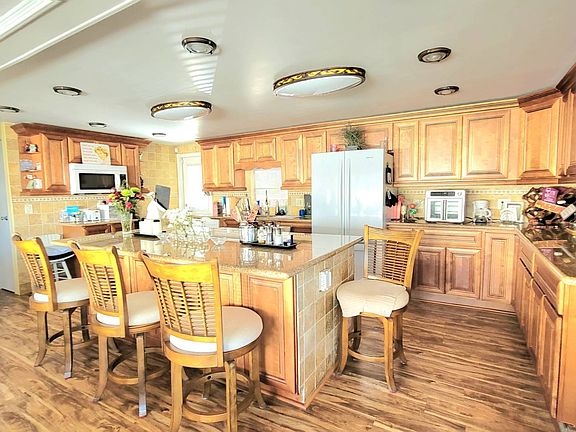 4th image of 875 Lacosta Ln