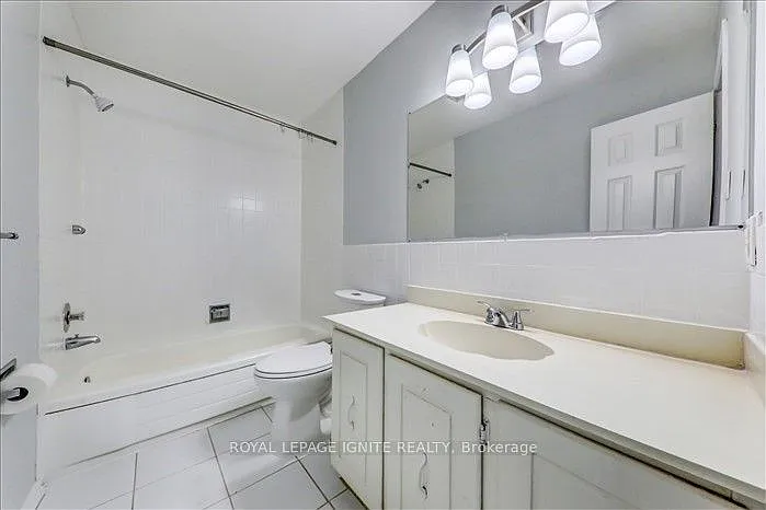 23 Longbow Sq — Photo 16