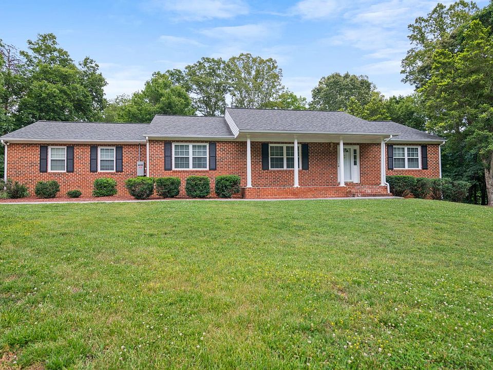 1st image of 53 Woodlake Cir