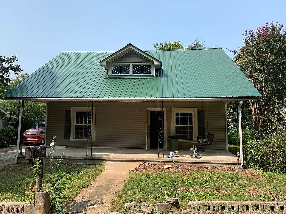 Huge front porch 