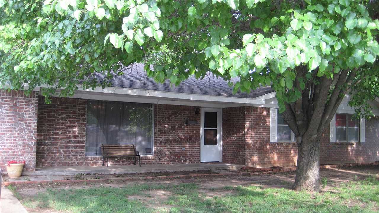 201 E Washington St, Walters, OK 73572 Zillow