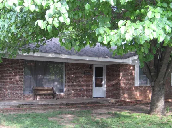 201 E Washington St, Walters, OK 73572