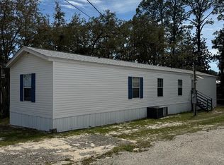 106 Connecticut St, Lanark Village, FL 32323