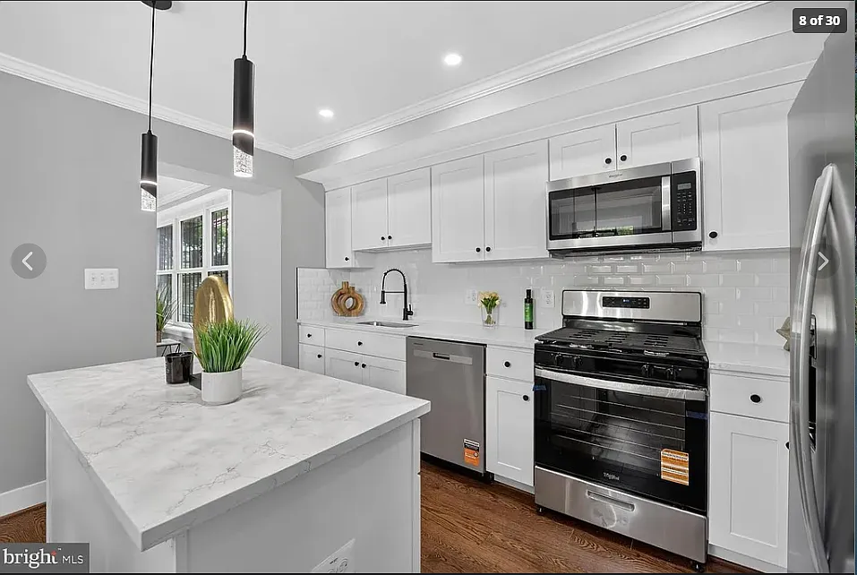 6 bed, 2100 sqft, $7,200 — Photo 1