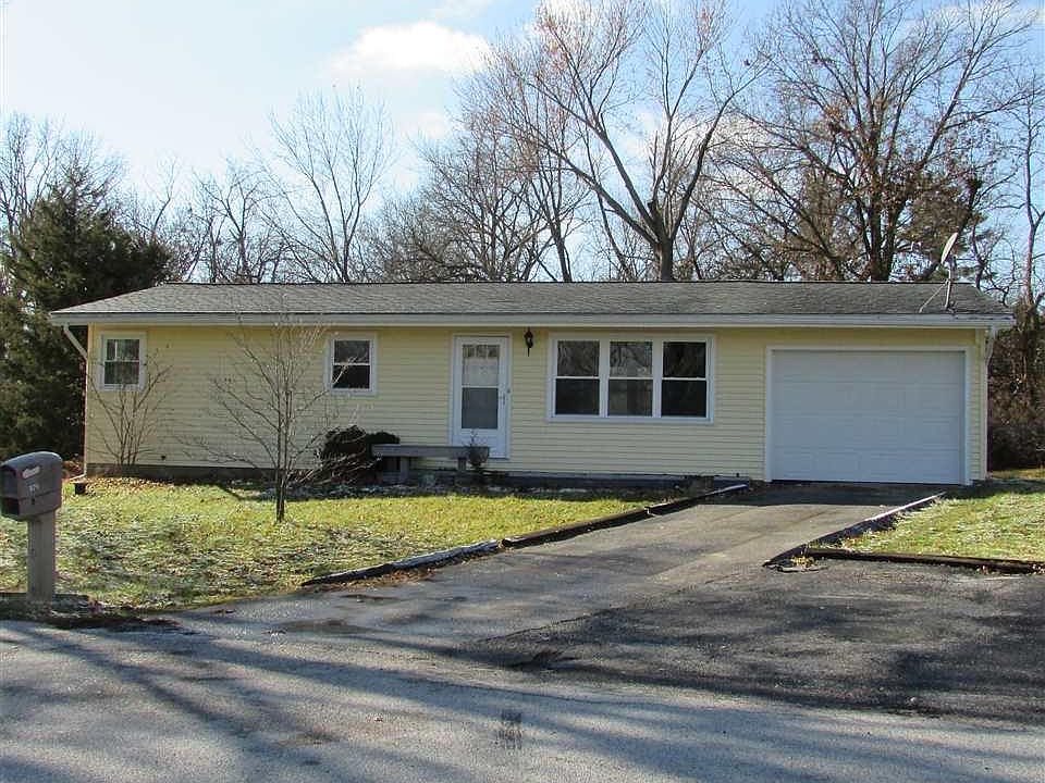 1st image of 825 McKee Dr