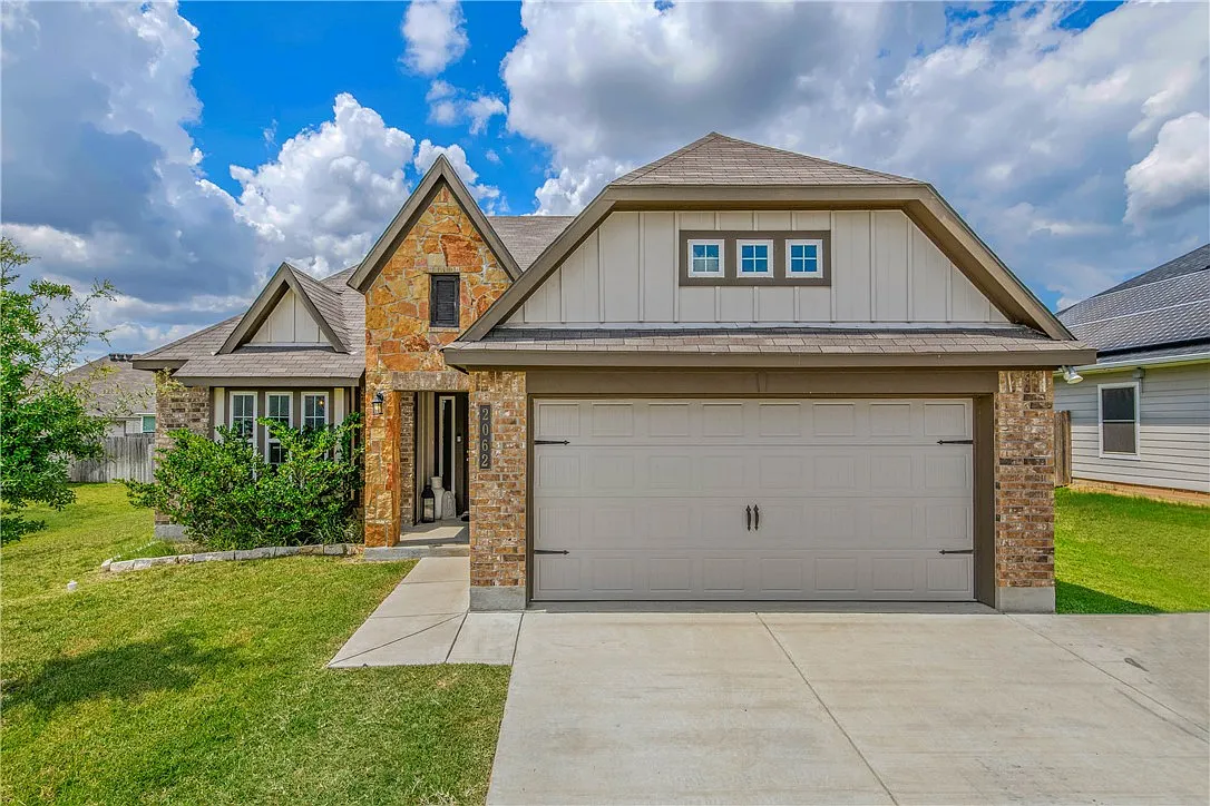 3 bed, 1690 sqft, $2,300 — Photo 1