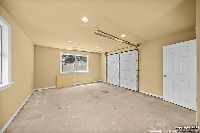 202 Donella Dr — Photo 24