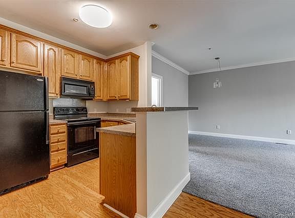 4th image of 3144 Walnut Park Dr