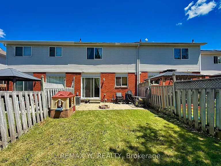 38 Pickett Cres — Photo 17