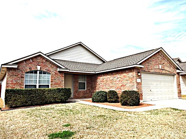 1st image of 7829 Squirrel Hollow Dr