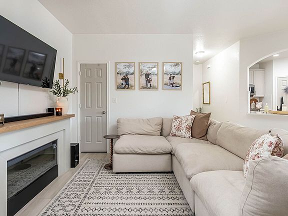 4th image of 26950 Villa Toscana