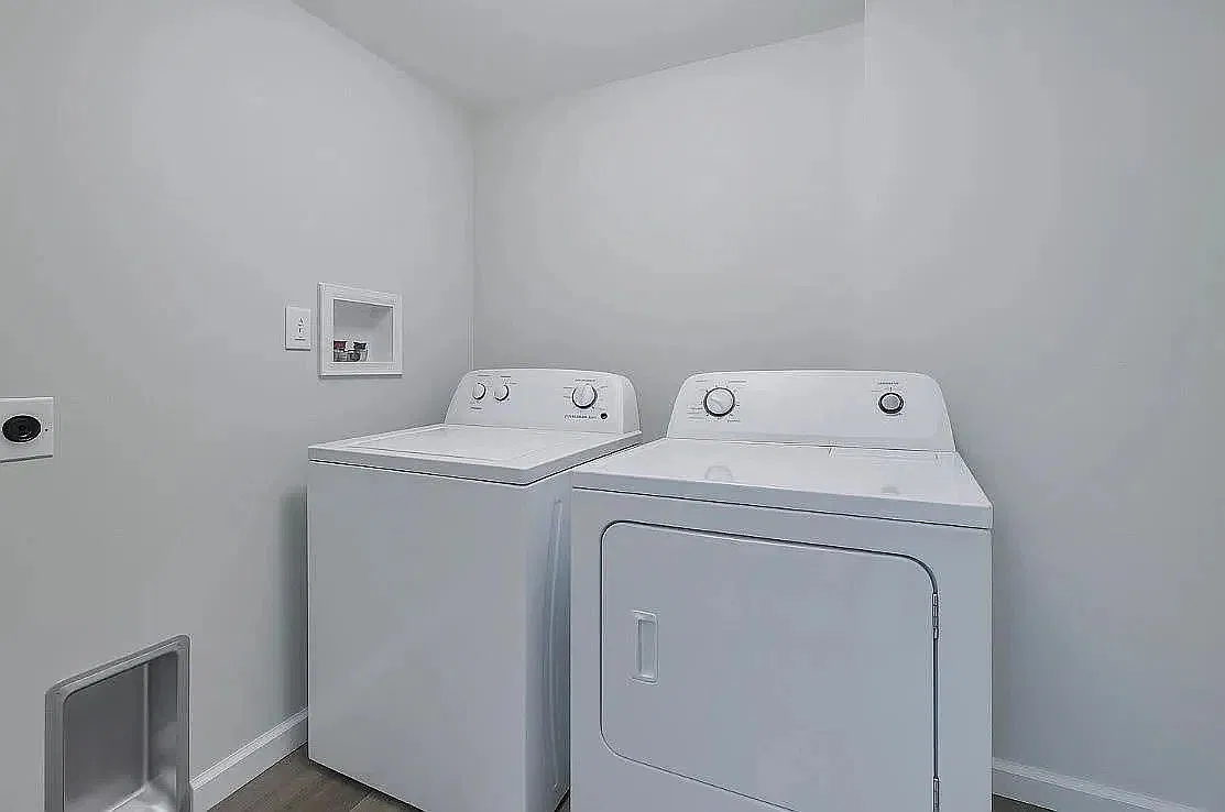 5 bed, 2288 sqft, $2,650 — Photo 4