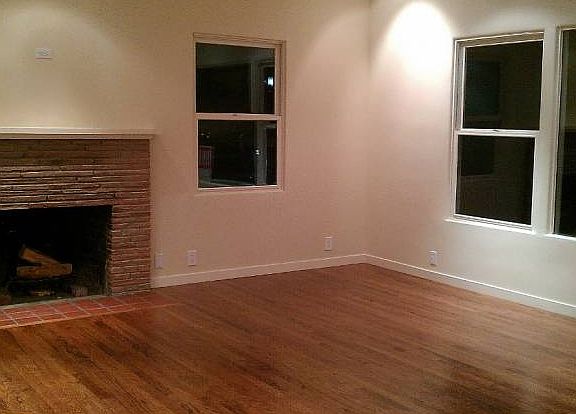 Fireplace & Hardwood