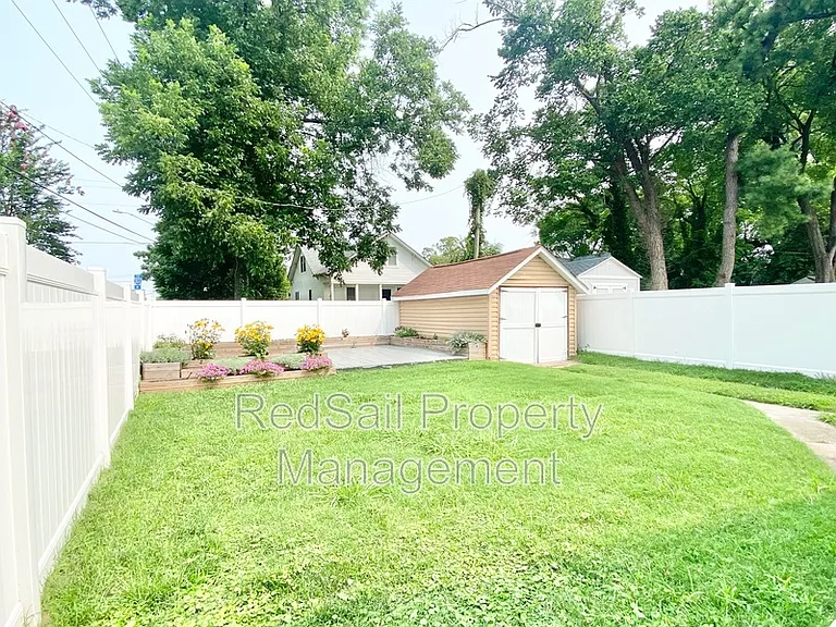 1708 Canton Ave — Photo 22