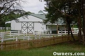 36 x 36 3 stall barn