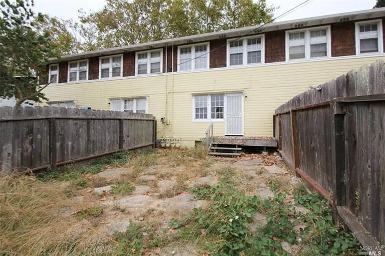 3 bed, 988 sqft, $2,000 — Photo 3