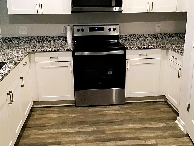 10131 Cerritos Dr — Photo 4