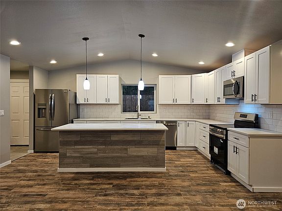 5th image of 17 Pebble Creek Court