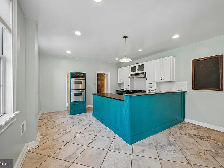 229 W Hansberry St — Photo 10