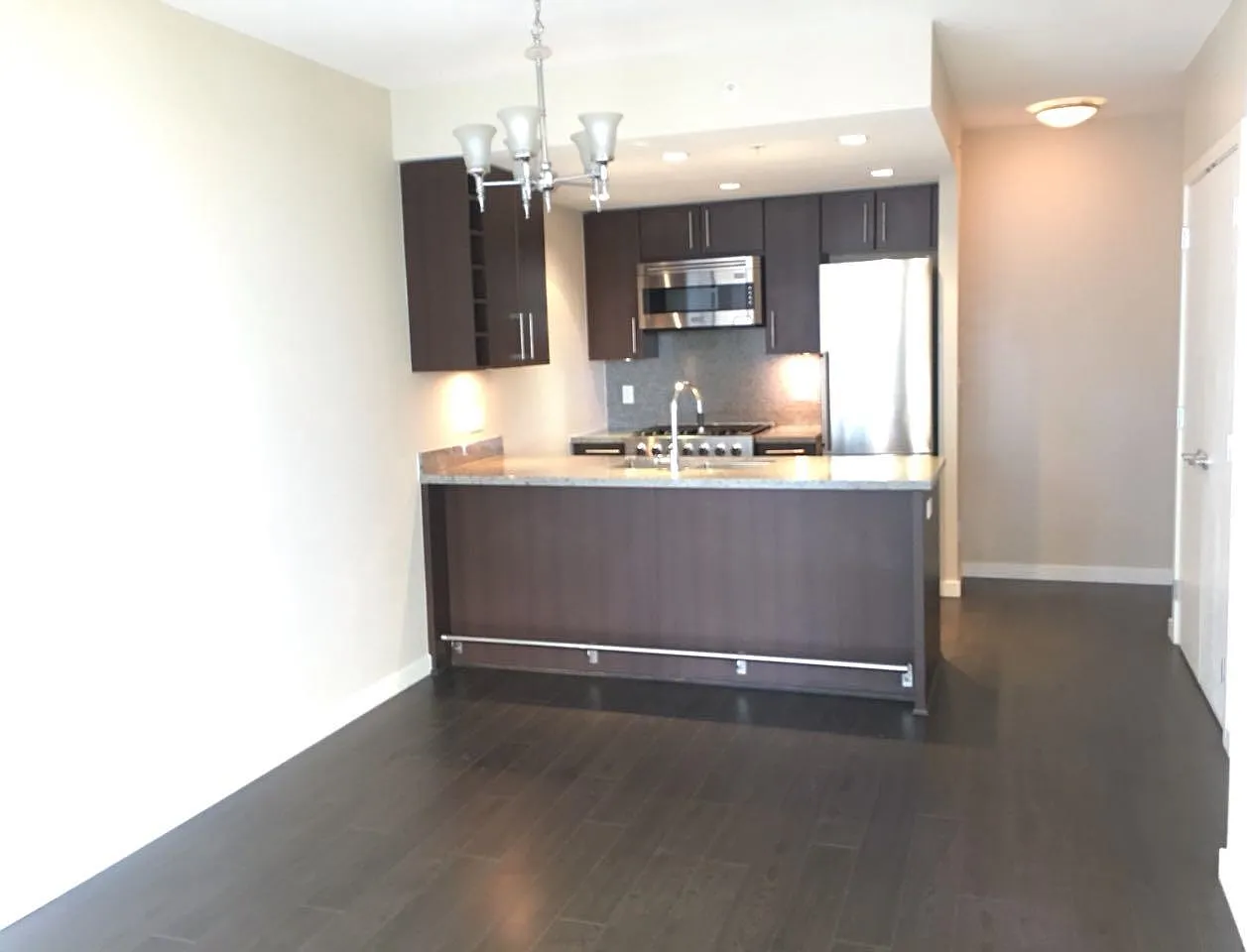 1 bed, 521 sqft, $2,400 — Photo 3