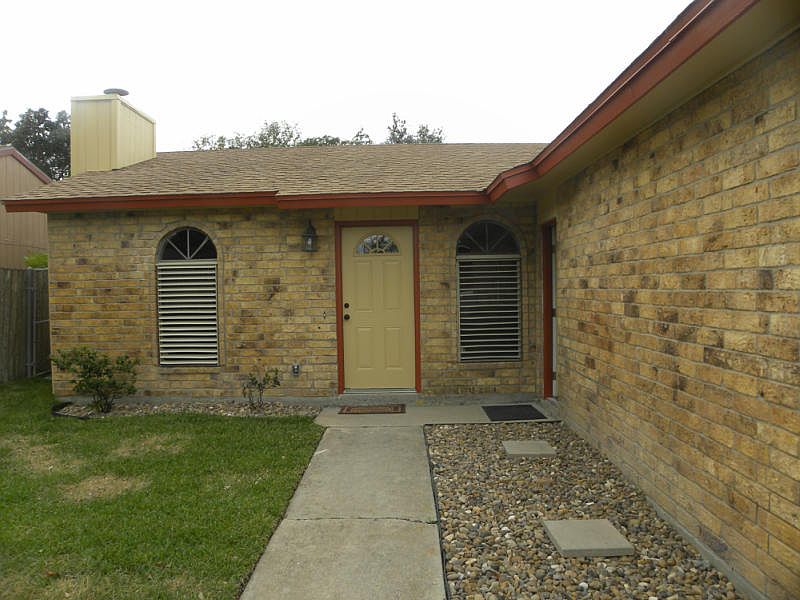 1st image of 6013 Deer Creek Dr