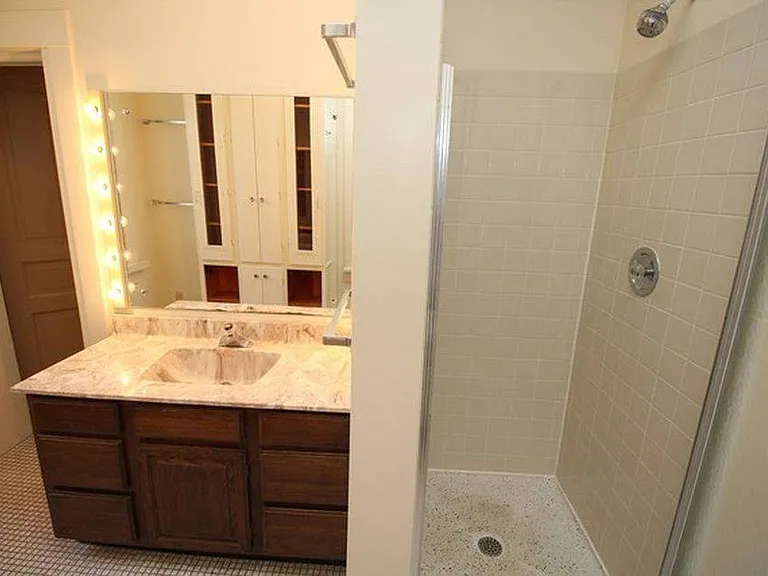 625 W Belmont Ave — Photo 13