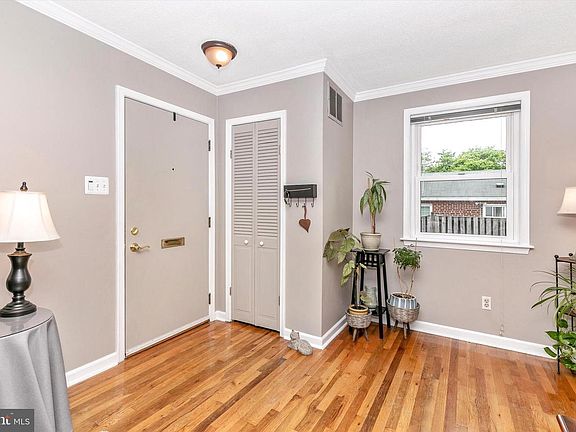3rd image of 402 Taylor Ave