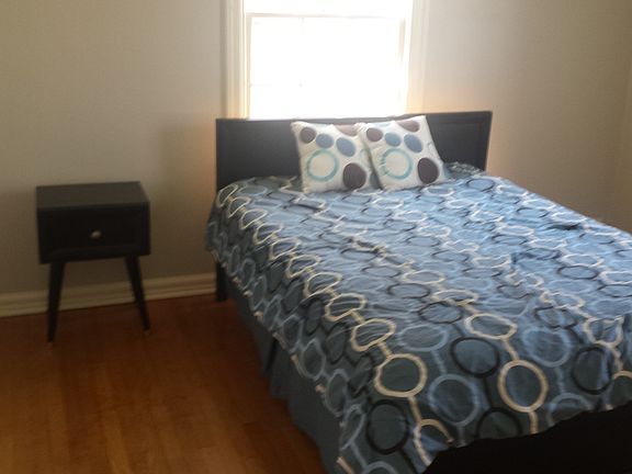 Full size bed