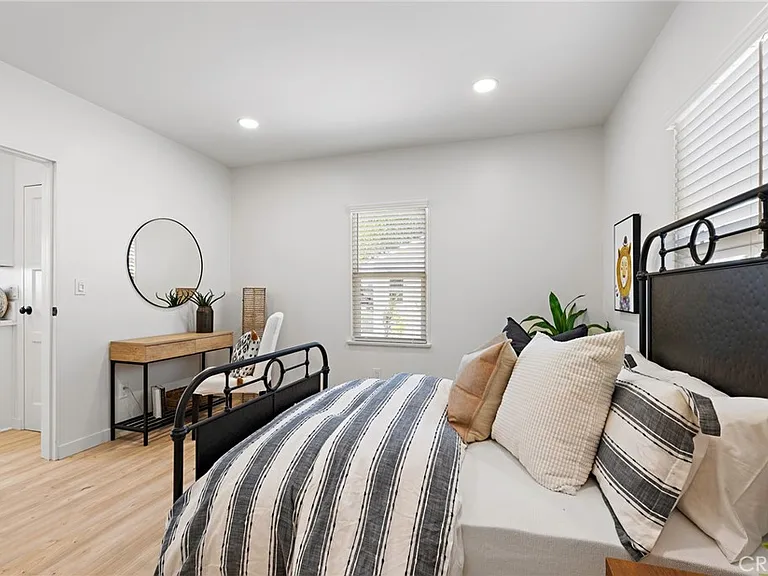 267 Olive St — Photo 13