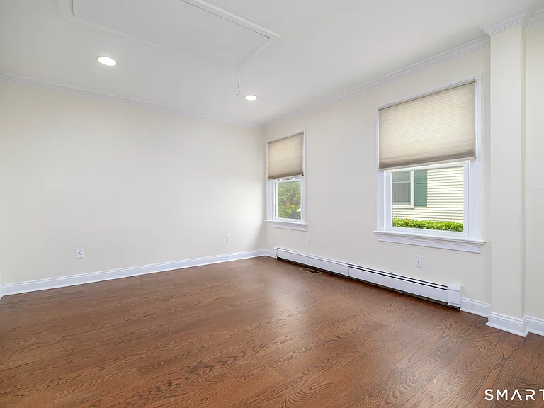 18 Elm Tree Pl #1 — Photo 21