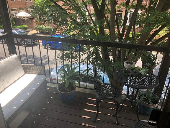 3rd image of 1103 N Taylor St
