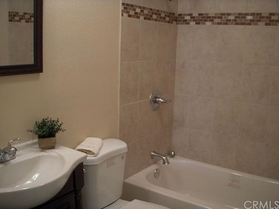 4th image of 4821 Whitewood Ave