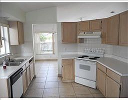 4th image of 3277 Brewster Dr