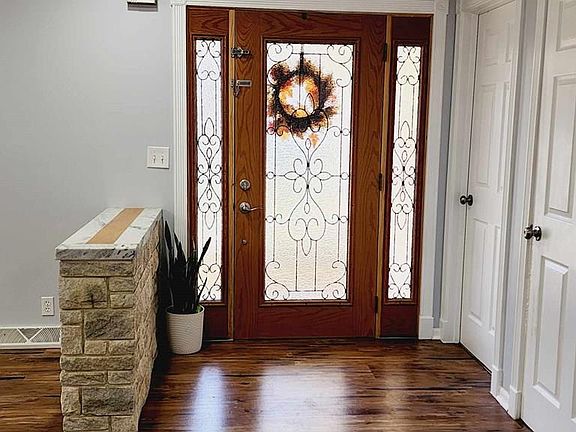 3rd image of 4204 W Capital Ave