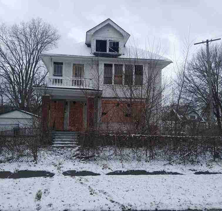 4543 St Clair