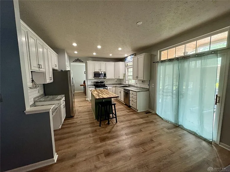 3547 Queen Victoria Ct — Photo 8