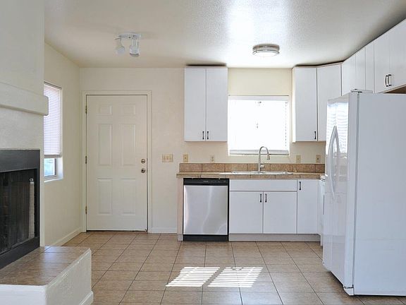 3rd image of 2721 N Dodge Blvd #2721