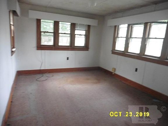 5th image of 328 W Jefferson St