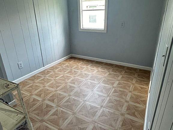 4th image of 518 Marietta Pl