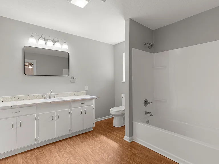 300 Oak Ln — Photo 19