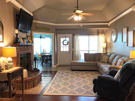 3rd image of 3909 W Beechwood Dr