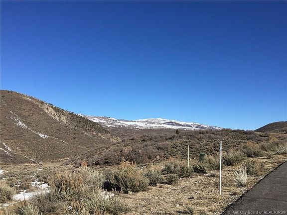 5th image of 1275 E Canyon Gate Rd