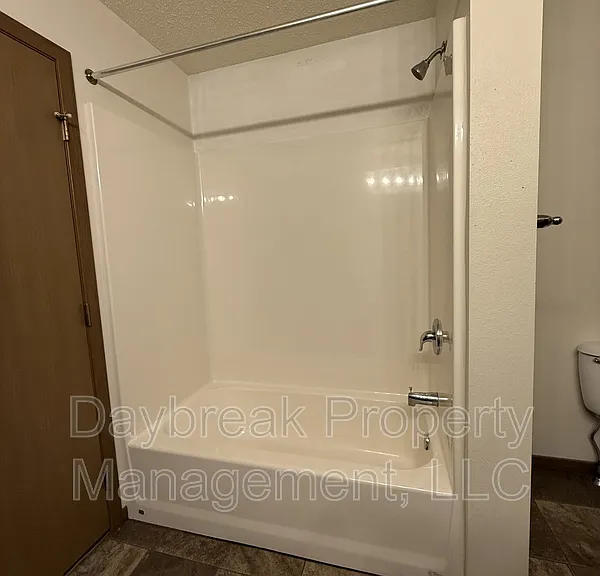 317 16th St S #5 — Photo 13
